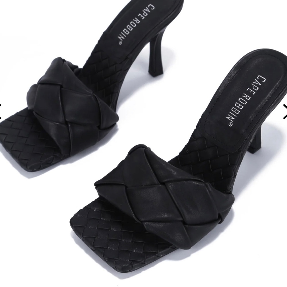 Women’s Black Square Toe Heels…🔥🔥🔥
